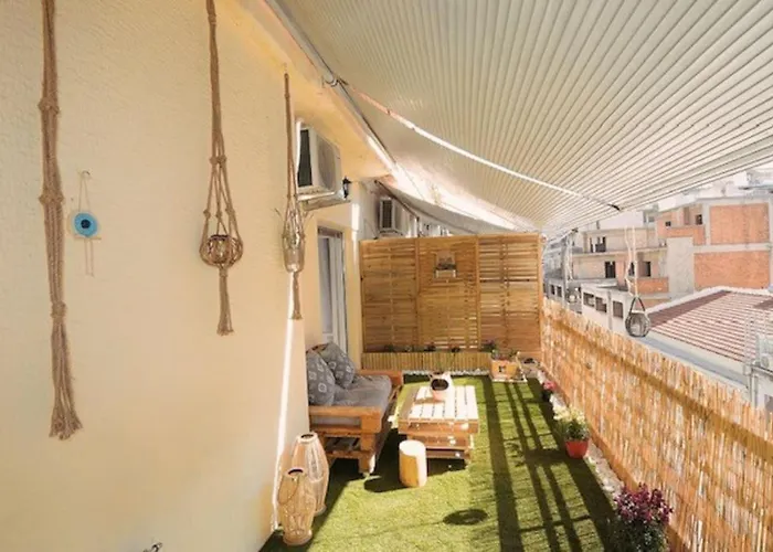 Cozy Apartment In The Heart Of Athens!